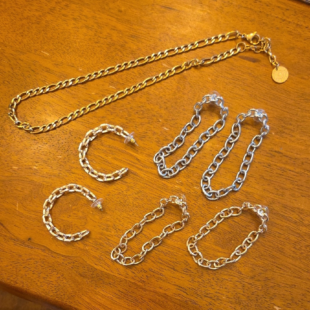 Victoria Emerson Gold Chain w/chain Earrings